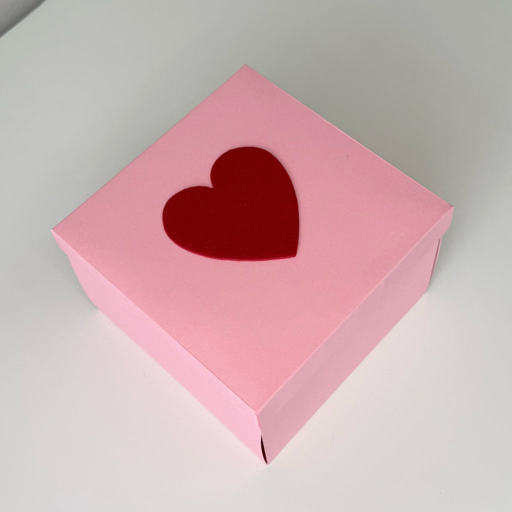 💖 Valentine Gift Box – All-Time Favorite Chocolate & Candy Surprise Gift - Happy Surprise Box